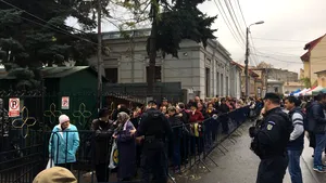 Trafic blocat pe o stradă din Capitală, vineri şi sâmbătă, pentru procesiunea de la Biserica Sf. Mina