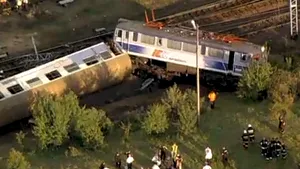 Bilanţul accidentului feroviar din Polonia, revizuit la un mort şi 56 de răniţi - VIDEO