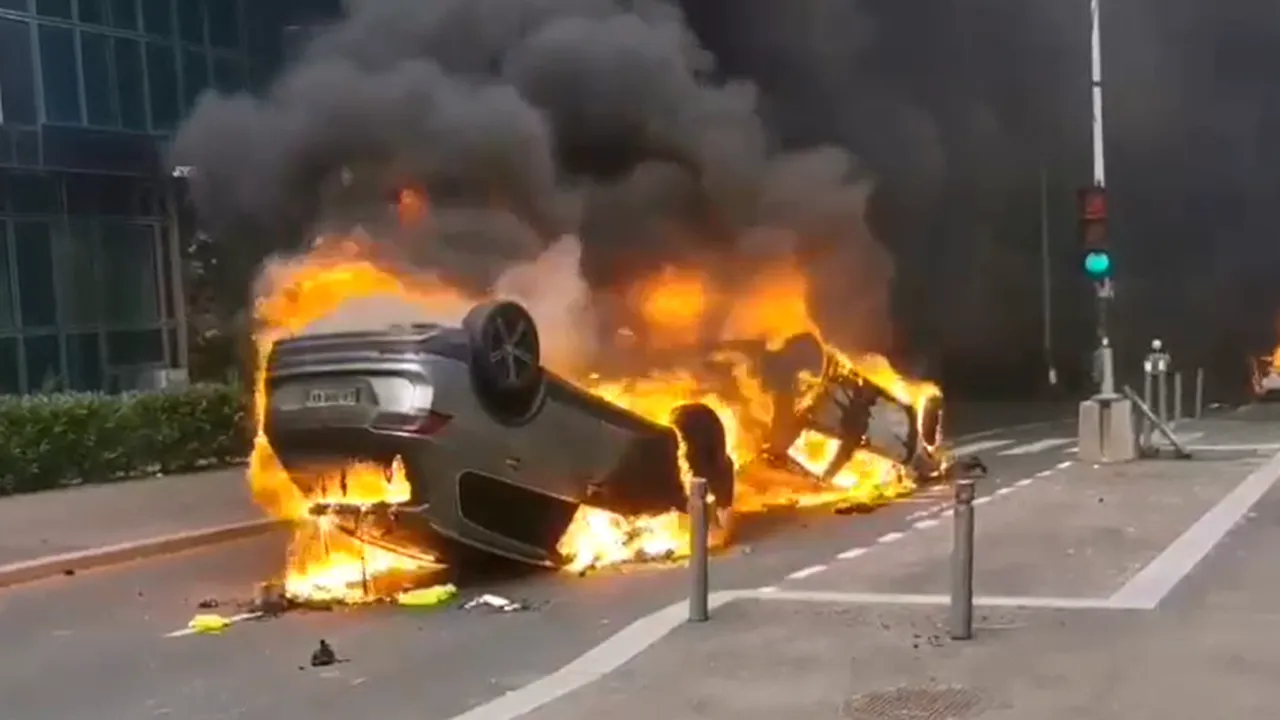 Peste 6.000 de oameni la marşul pentru Nahel. Ciocnici între poliţie şi manifestanţi 