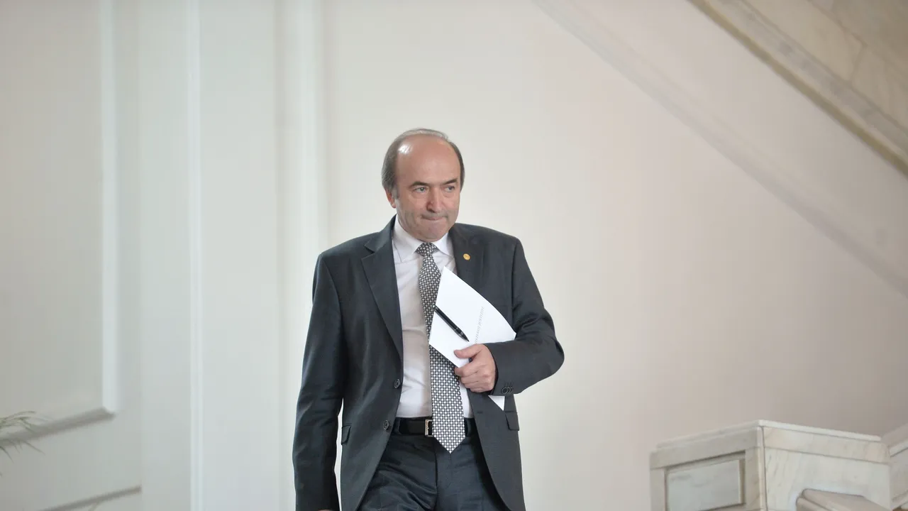 Dezvăluirile promise de Toader/ Cum se apără fostul ministru al Justiţiei în faţa acuzaţiilor de neavizare a celor două OUG privind modificarea Codurilor penale 