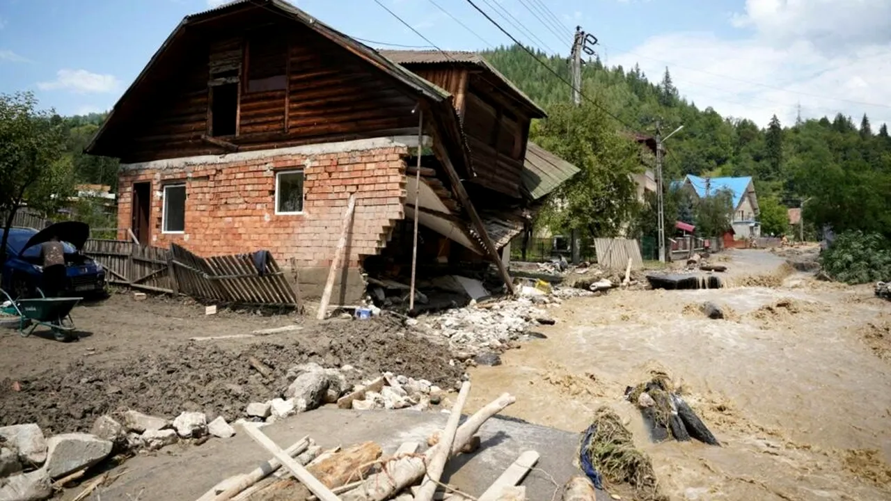 Ajutoare pentru persoanele ale căror case au fost distruse de inundațiile din Suceava și Neamț. Sprijinul, de până la 30.000 de lei