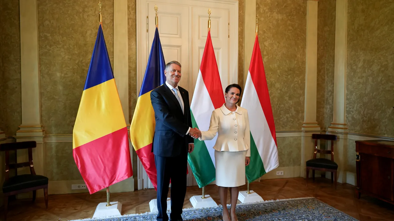 Iohannis, la Budapesta: Fie ca vizita mea să fie un pas în direcţia ameliorării relaţiilor dintre statelor noastre