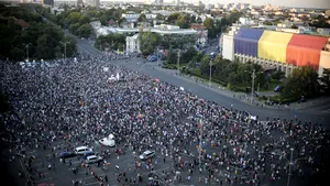 Klaus Iohannis, de partea artiştilor care protestau în Piaţa Victoriei: Dezastrul a fost provocat de Guvern
