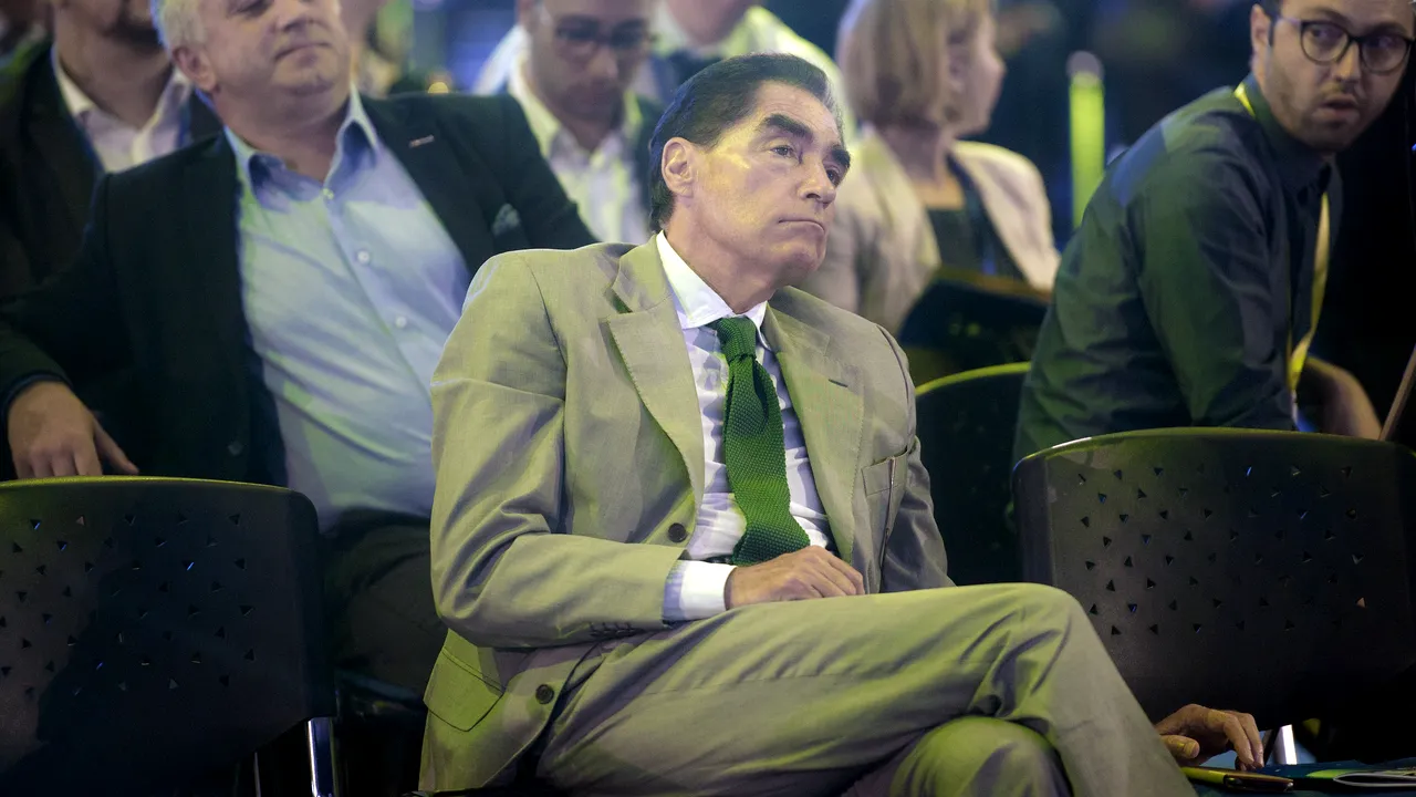 Roman: E inacceptabil ca Lazăr, care a servit ordinele regimului Ceauşescu, să vorbească de Revoluţie/ Gelu Voican-Voiculescu, „sugrumat de indignare”