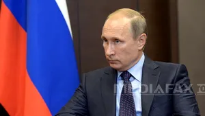 Ministrul britanic de Externe denunţă intervenţia Rusiei în Siria, comparându-l pe Putin cu un bărbat care îşi bate soţia