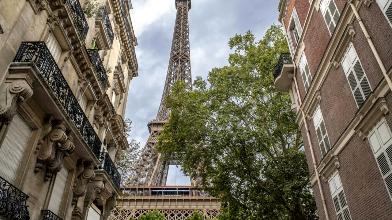 Turnul Eiffel, închis joi din cauza grevei din Franța