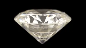 Cel mai mare diamant scos la vânzare în România are un preţ estimat la 45.000-65.000 euro | FOTO