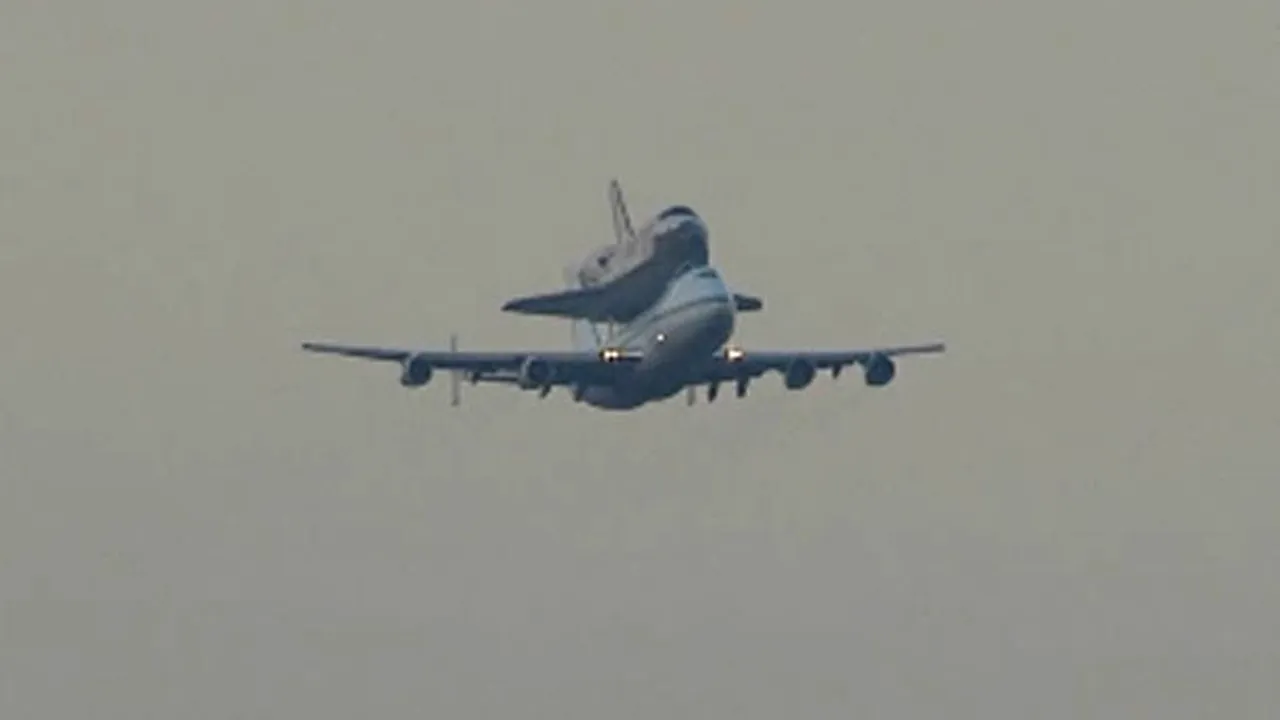 Naveta spaţială Discovery va avea parte de o primire triumfală, joi, la muzeul unde va fi expusă