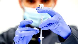 Pfizer va testa administrarea unei a treia doze a vaccinului anti-COVID şi are în vizor una dintre cele mai contagioase variante ale coronavirusului