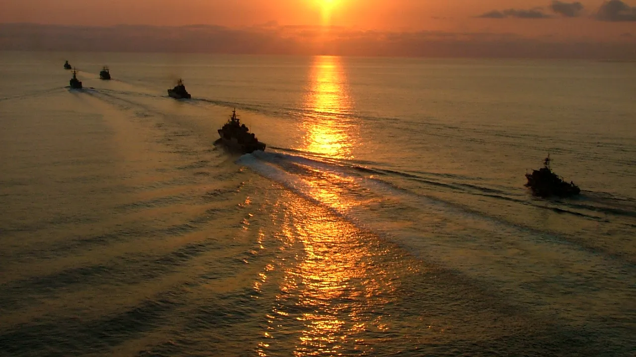 Vin aliaţii! Un transportor american cu 2 nave a intrat în Marea Neagră şi se îndreaptă spre Ucraina / Rusia şi-a cantonat un număr mare de soldaţi la graniţa cu Ucraina