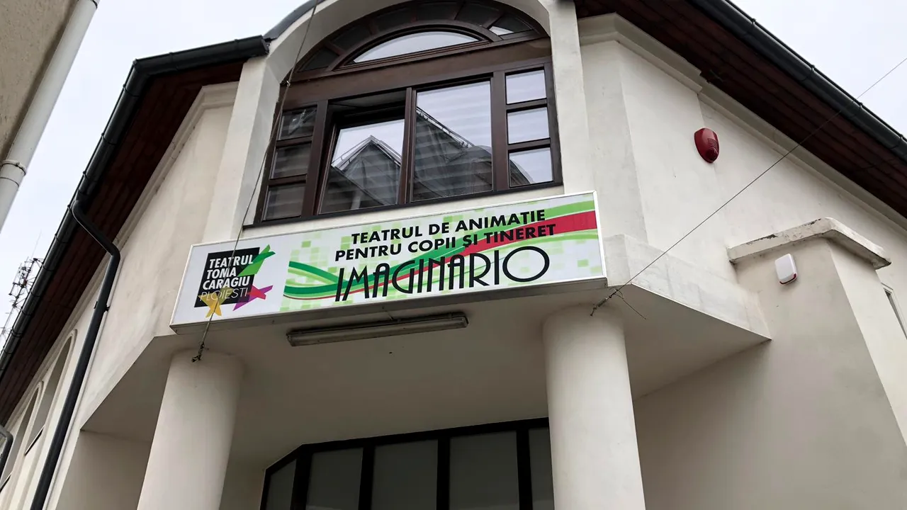 Gest inedit pentru copii nevoiaşi. Actorii Teatrului „Toma Caragiu” din Ploieşti strâng mănuşi şi ghete pentru cei mici - FOTO, VIDEO