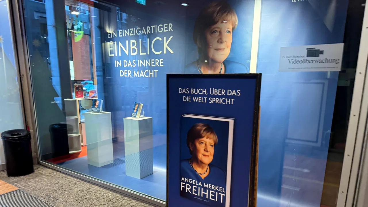 Cartea „Libertate: Amintiri 1954-2021” scrisă de Angela Merkel e cea mai de succes carte în acest an în Germania