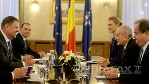 ANALIZĂ: Prima zi de consultări pentru noul Guvern, între dorinţa anticipatelor şi Cabinet de tehnocraţi