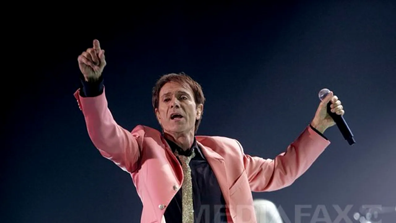 Cliff Richard a lansat un vin rosé spumant în onoarea naşterii prinţului George