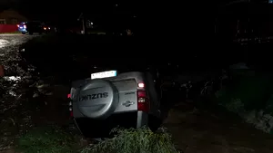 FOTO Urgie în Vaslui. Maşini răsturnate sub podeţe. Un kilometru dintr-un drum judeţean, rupt de ape