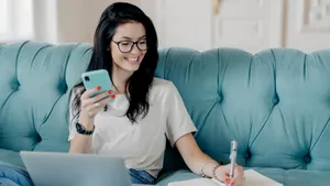 Romanii cauta tot mai des comparatii online inainte de a cumpara – ce produse ii intereseaza cel mai mult?