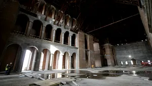 GALERIE FOTO/ REPORTAJ Catedrala Mântuirii Neamului, ridicată în proporţie de 70%. Noutatea: în loc de pictură clasică, pereţii vor fi acoperiţi cu mozaic. Când va fi gata întreaga construcţie