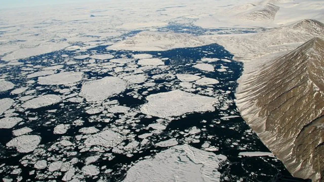 STUDIU: Oceanul Antarctic, străbătut de cele mai puternice vânturi din ultimii 1.000 de ani