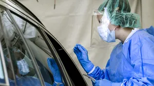 Testarea pentru Covid 19 în laboratoarele private ar putea fi oprită pentru că statul se împiedică în hârtii