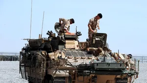 O fetiţă afgană a murit lovită de o cutie cu pliante lansată dintr-un avion britanic