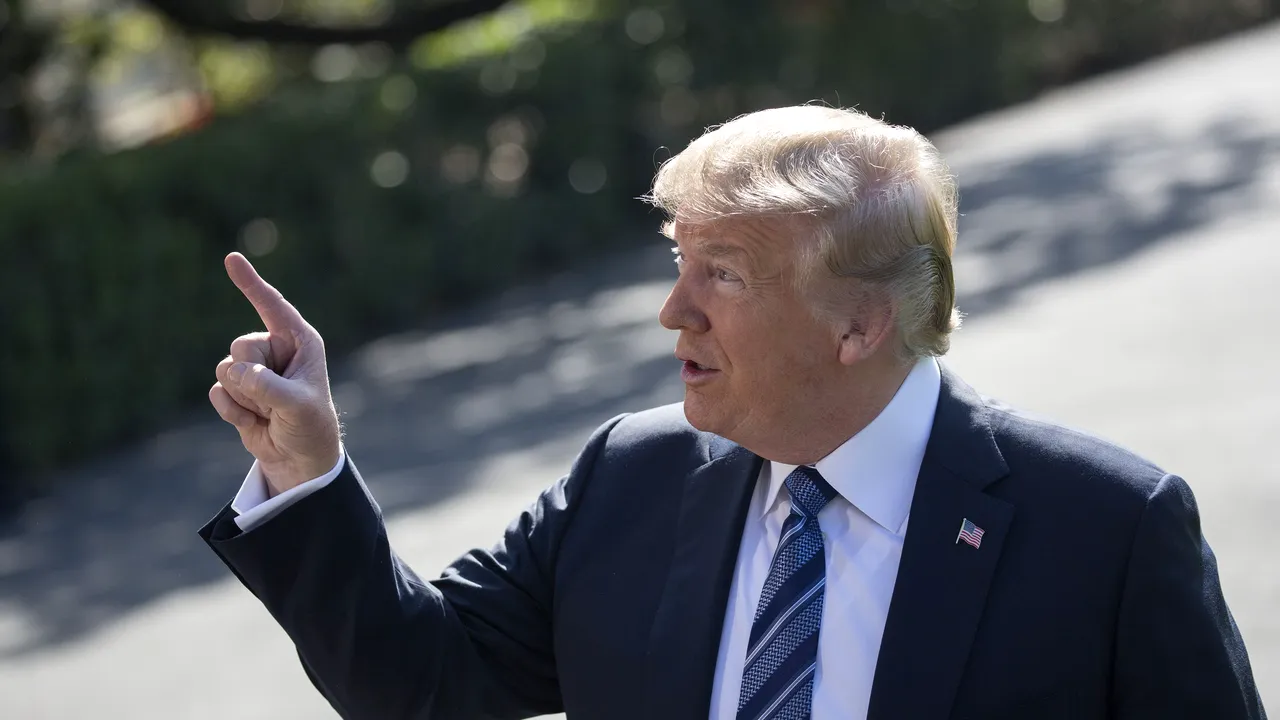 Donald Trump laudă 