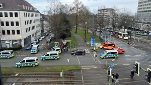 Atac armat în faţa unui tribunal din Germania. Sunt mai mulţi răniţi