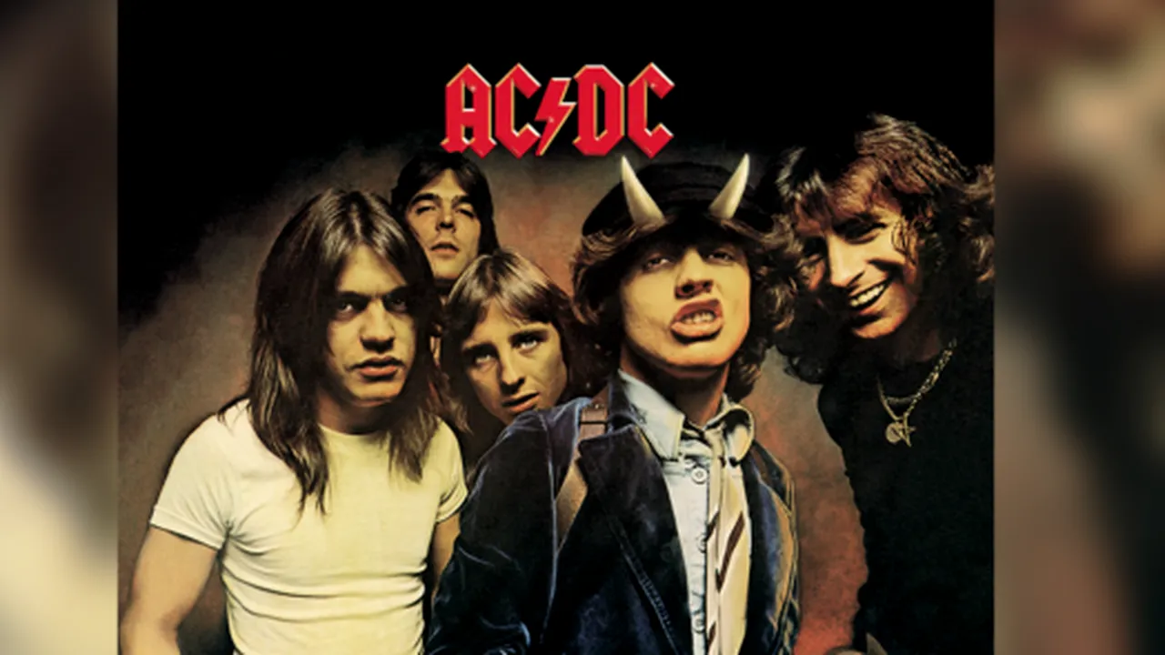 ASCULTĂ SMART RADIO | Monede speciale, lansate pentru a celebra două albume clasice AC/DC