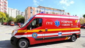 Doi tineri de 16 şi 19 ani au fost găsiţi morţi în maşină, în Bacău. Ipoteza poliţiei 