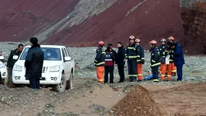 FOTO Temperaturi scăzute, grindină şi vânt la un ultramaraton în China. 21 de sportivi au murit îngheţaţi