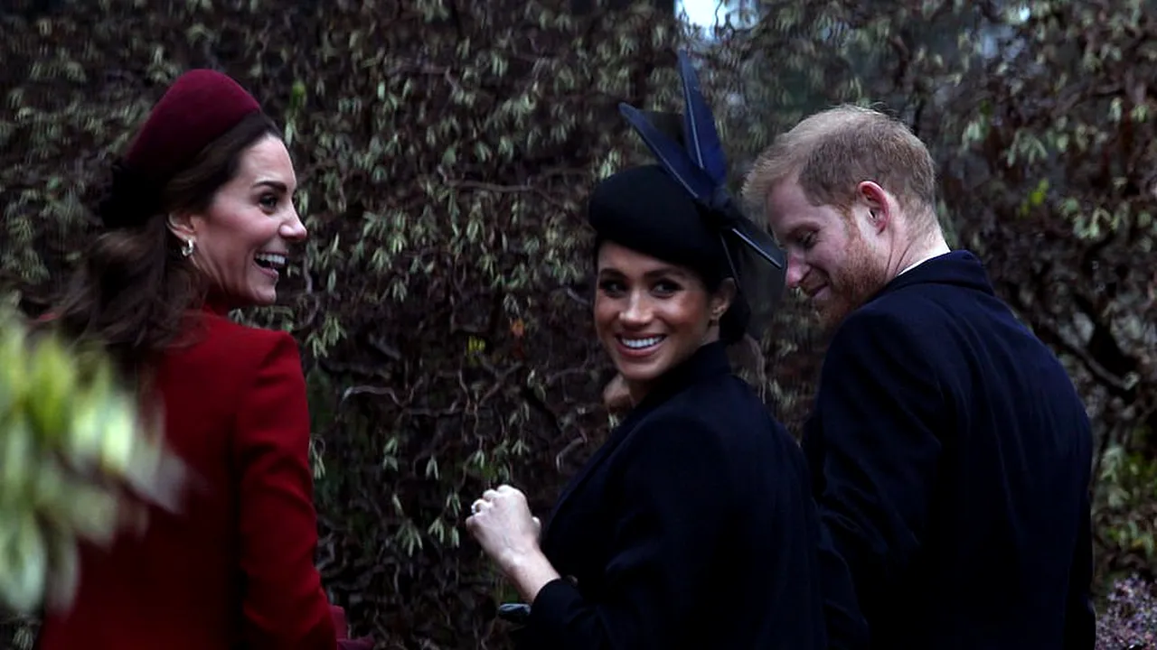 Crăciun regal în Marea Britanie: Meghan Markle şi Kate Middleton, cele mai bune prietene în aparenţă/ Prinţul Philip, marele absent | VIDEO