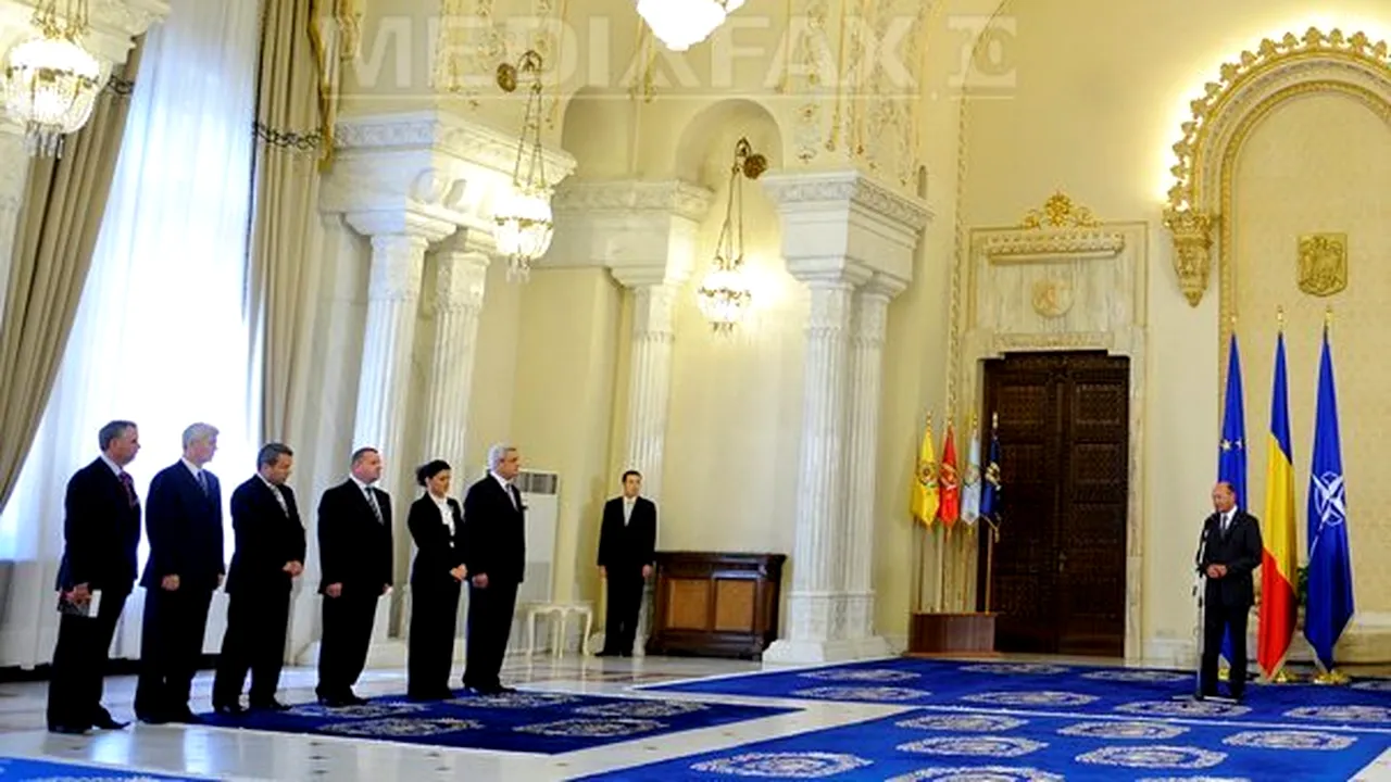 GALERIE FOTO: Noii miniştri au depus jurământul