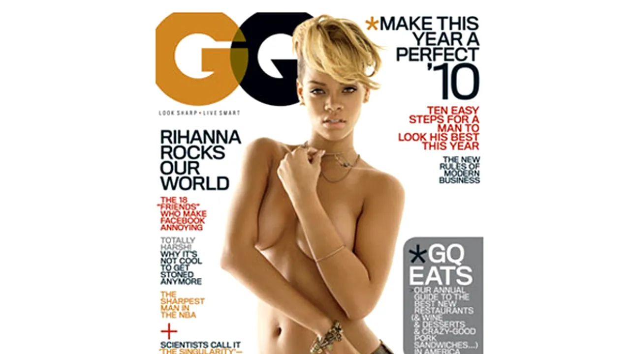 Rihanna a pozat topless