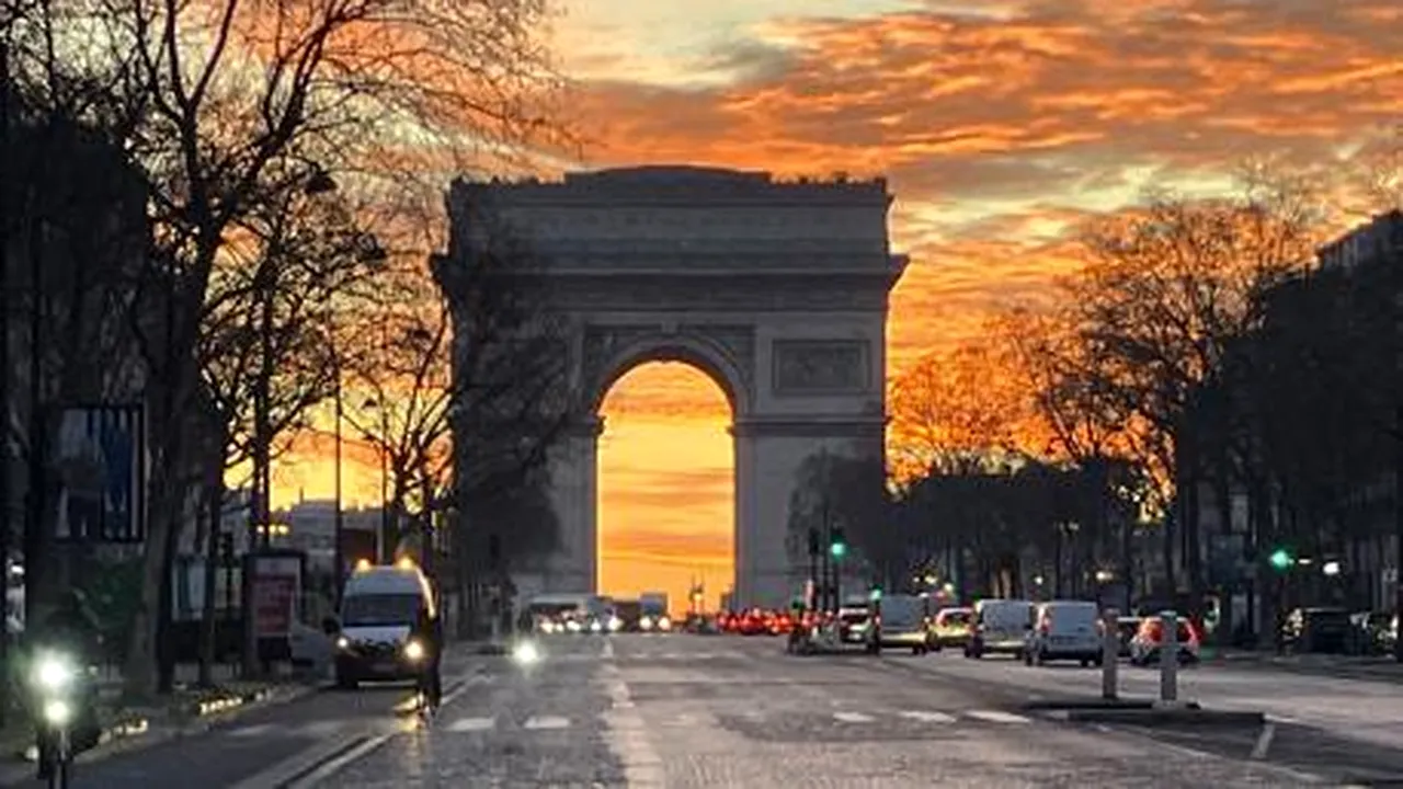 Motociclete şi scuterele, interzise noaptea la Paris? Propunerea unui consilier

