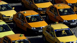 Romanian Cab Drivers Protest Again In Front Of Bucharest Mayoralty