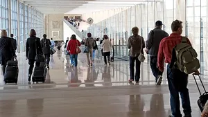 Vasárnap lép életbe Romániában a repülőterek nyári menetrendje