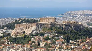 Grecia a ridicat restricţiile la hoteluri, cinematografe în aer liber, piscine şi terenuri de golf