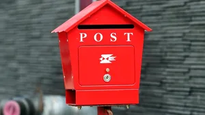 Poșta britanică, zguduită de scandaluri de corupție. Cel puțin 13 șefi de oficiu poștal s-ar fi sinucis după ce au fost acuzați de infracțiuni