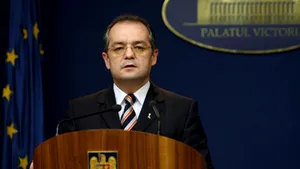 Guvernul propune îngheţarea salariilor pentru demnitari