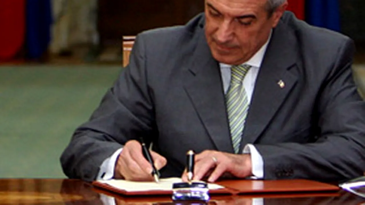 Tăriceanu i-a eliberat din funcţie pe şeful AVAS şi pe alţi şapte secretari de stat