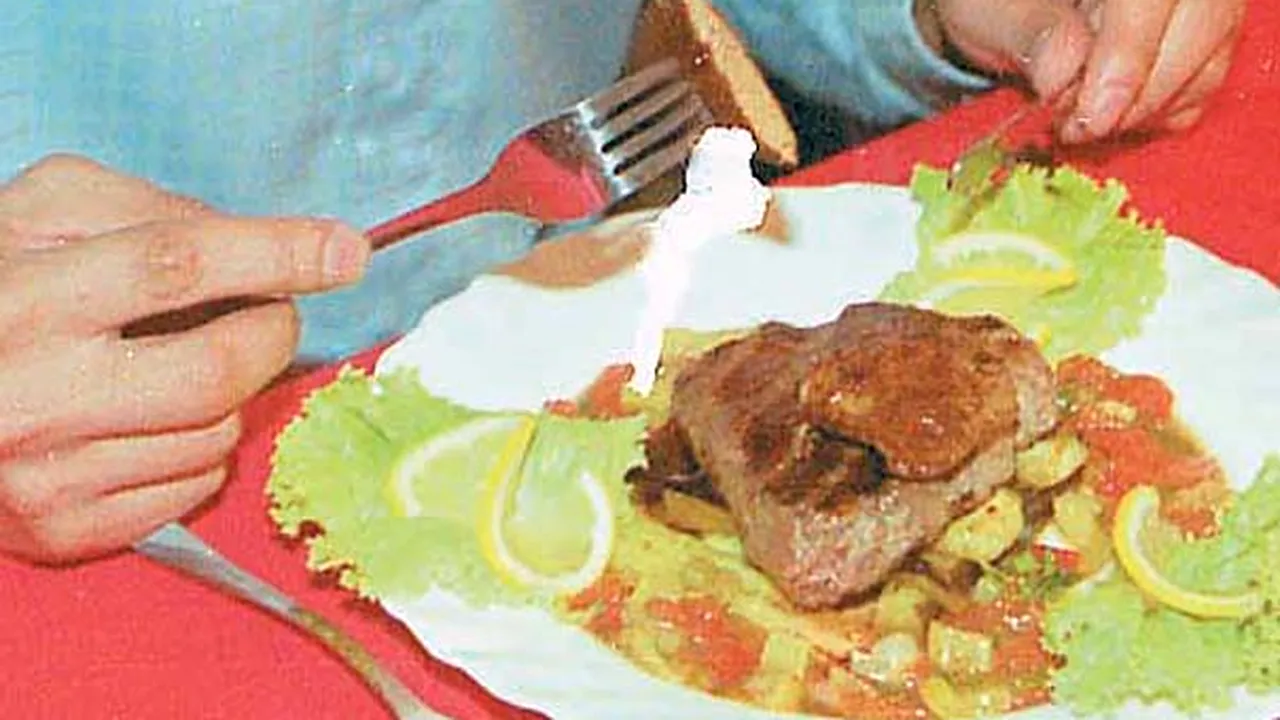 Colonelul Ungureanu şi-a pus subordonaţii să-i servească gratuit masa pe motivul că 
