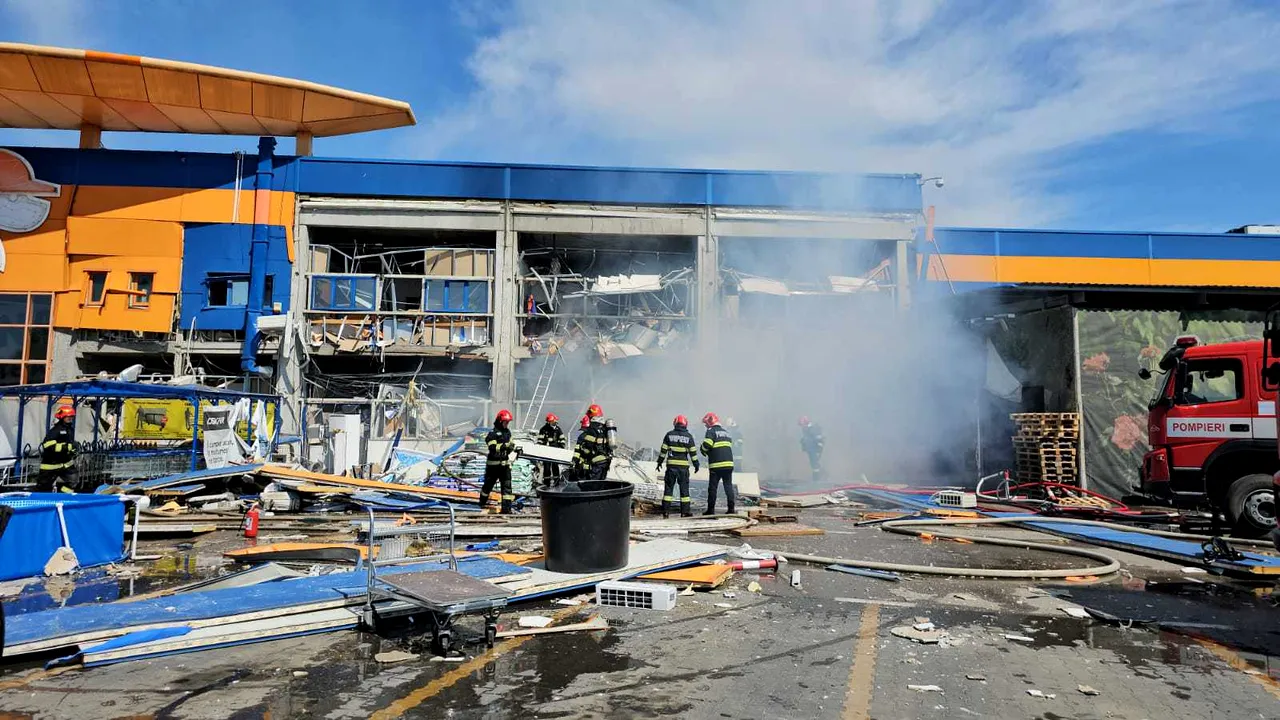 Cei doi pacienţi internaţi la Floreasca după explozia de la Dedeman, în continuare în stare gravă