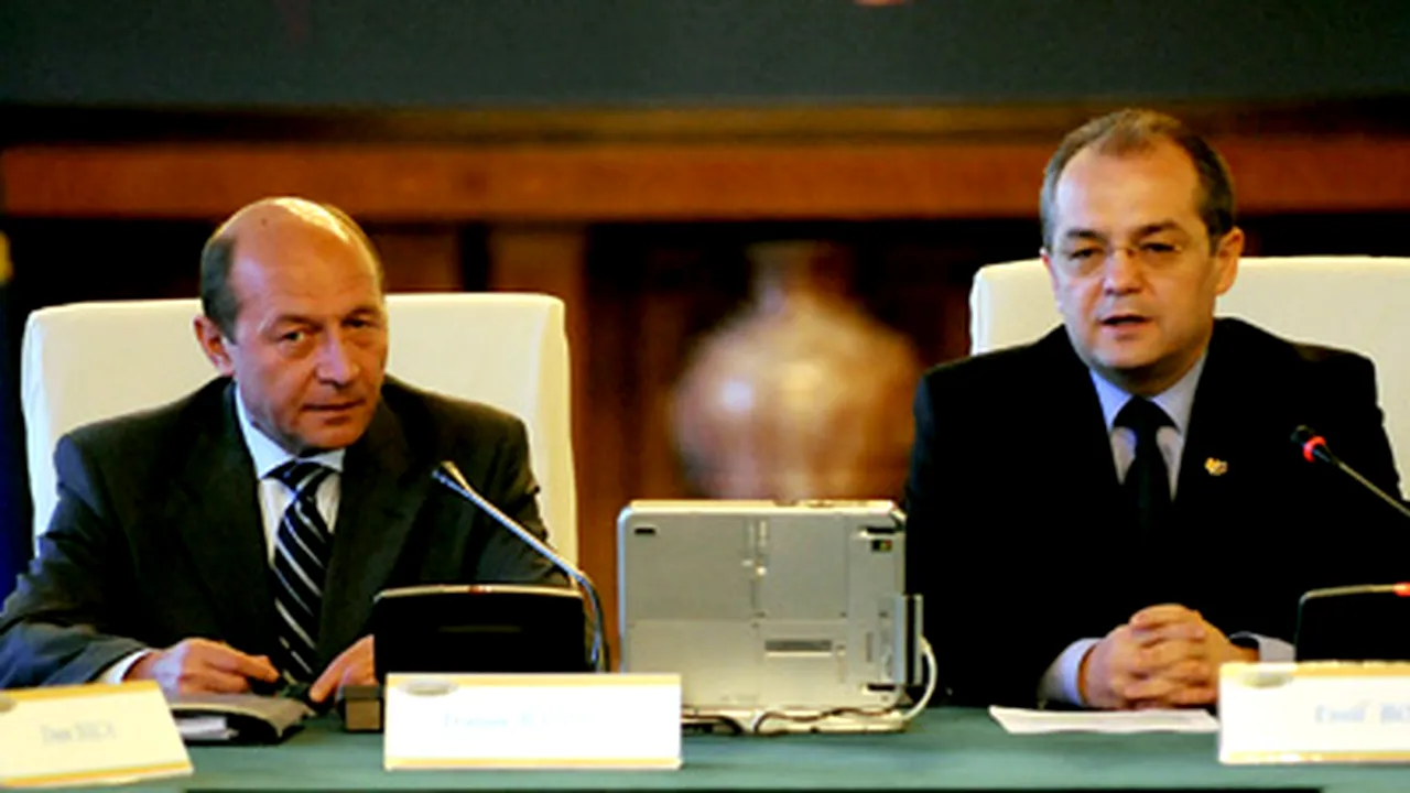 Băsescu vrea consultări cu liderii politici pe tema crizei economice
