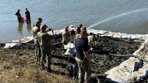 Republica Moldova: Poliţiştii au detonat componenta cu explozibil a rachetei prăbuşite în lacul Hârbovăţ