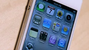 CE preferă iPhone şi smartphone-urile HTC, în defavoarea BlackBerry
