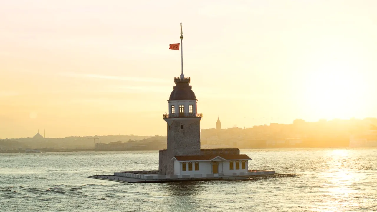 „Turnul Fecioarei” de la Istanbul îşi redeschide porţile. Turiştii pot descopri legendele muzeului-monument