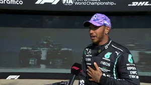 Lewis Hamilton anunţă că îşi schimbă numele înaintea noului sezon de Formula 1