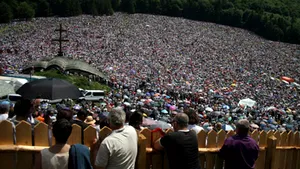 Pelerinajul de la Şumuleu Ciuc-amânare la UNESCO/ Ministrul Culturii: Nu este vorba de o conspiraţie, ci de o amânare birocratică - VIDEO