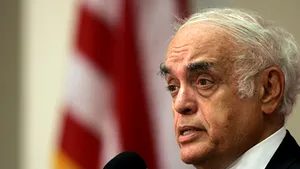 Robert Novak, editorialist al CNN, a murit - VIDEO