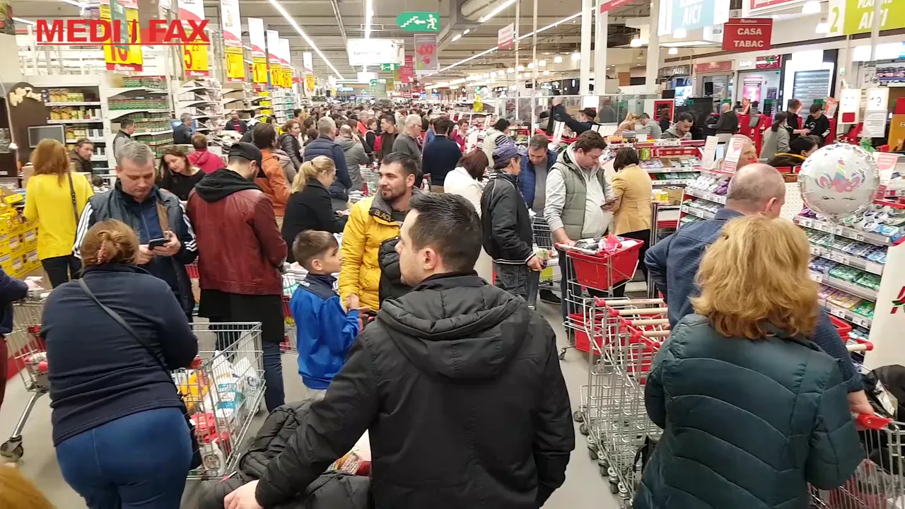 Voluntarii îţi fac cumpărăturile dacă trebuie să stai izolat din cauza virusului mortal. Cine sunt tinerii care fac aprovizionarea pentru pensionari