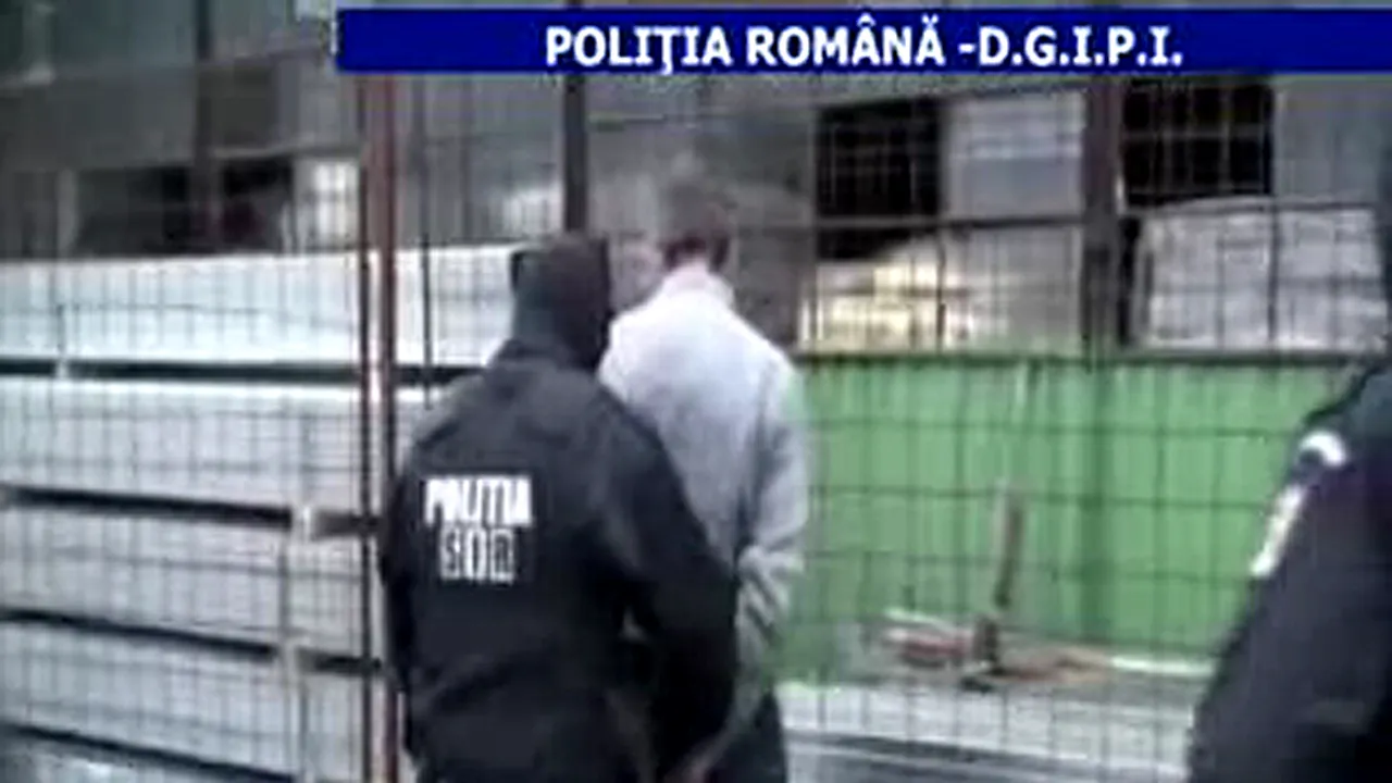 Zece persoane, arestate la Cluj pentru păgubirea mai multor firme din ţară
